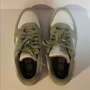 Puma Men Sneakers Caven 2.0 Lux SD Distressed Like New! 
Size 7.5